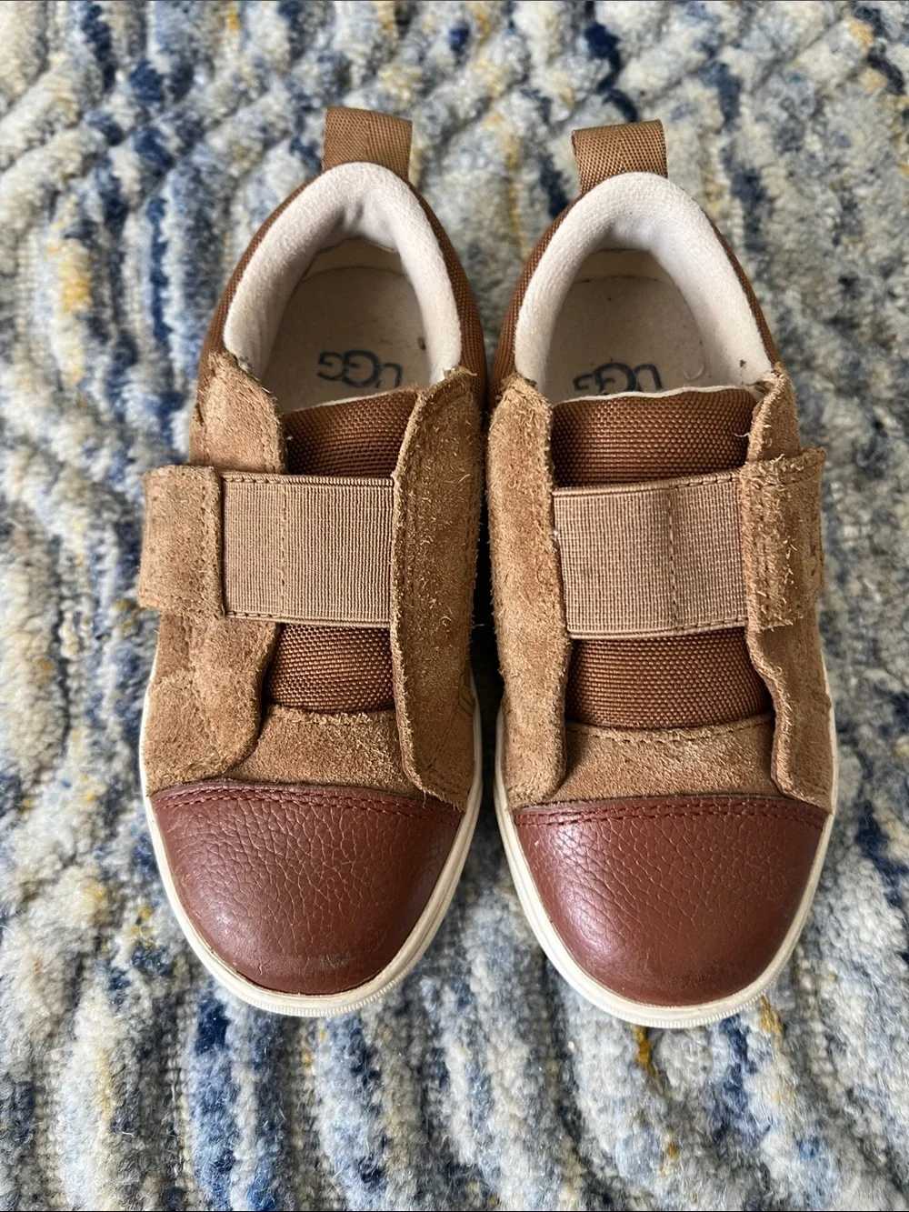 Ugg child Rennon low sneakers chestnut size 10